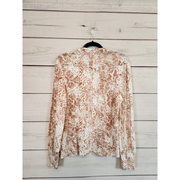 Chico's Women's Pink Snakeskin Print Mock Neck Keyhole Long Sleeve Blouse Size M - Picture 2 of 6